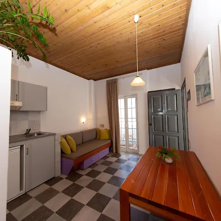 Manias Aparthotel