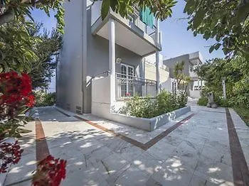 Aparthotel Manias